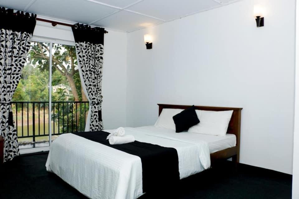 Sadhara River View Lodge Kandy Buitenkant foto